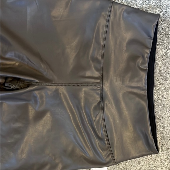 Yogalicious Lady Love Ankle Tight Faux Leather NWT Gray Super High Rise Leggings - Picture 14 of 16